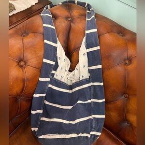 Unbranded over the shoulder beach bag in GUC